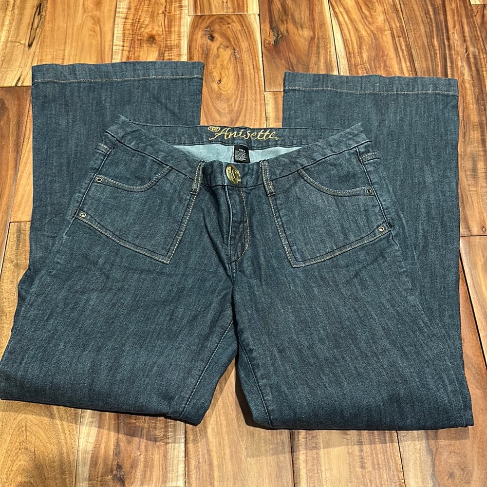 WOMANS ANISETTE JEANS SIZE 11 REG.